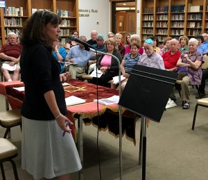 Stacy Lang addresses questions on grief (Photo by Felicia R. Black)
